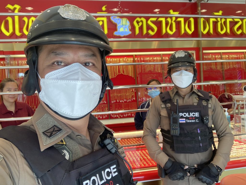 การตรวจ จุดเสี่ยงจุดล่อแหลม ธนาคาร  ร้านทอง ร้านสะดวกซื้อ เพื่อป้องกันเหตุ