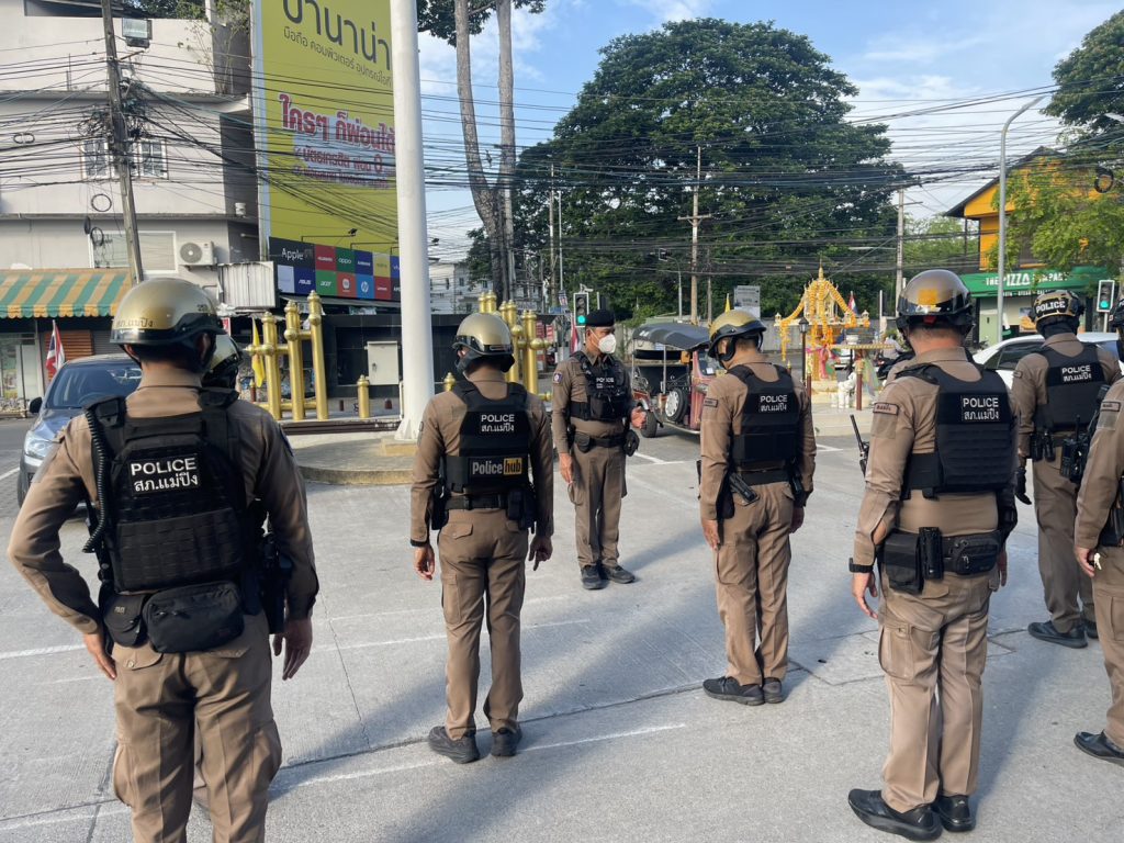 เคารพธงชาติ ตรวจสอบความพร้อมอุปกรณ์ อาวุธ และทบทวนยุทธวิธีตำรวจทุกครั้งก่อนออกปฏิบัติงาน